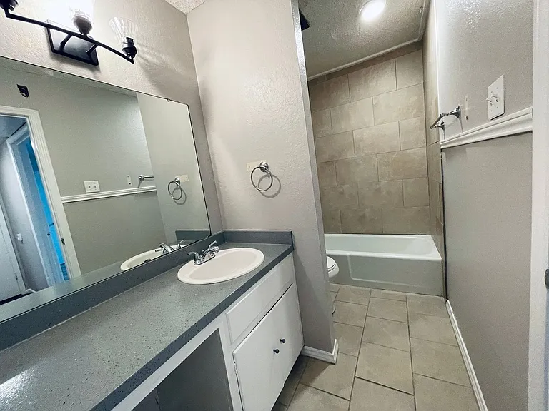 Courtyards West Updated Living in Central Lubbock — Photo 9