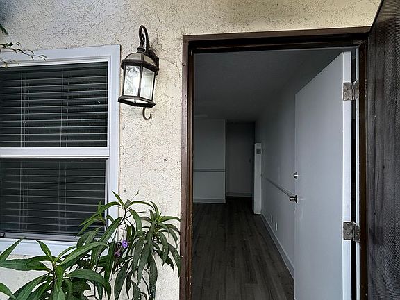 3rd image of 817 Mira Mar Ave APT C