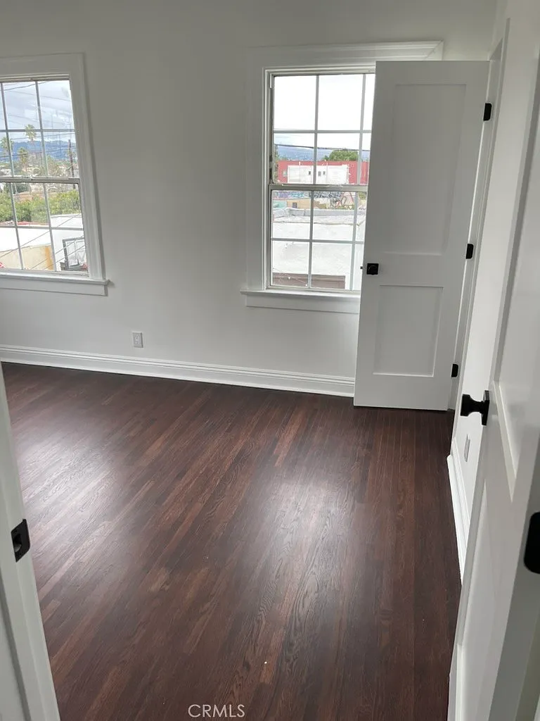2 bed, 1200 sqft, $3,500 — Photo 2