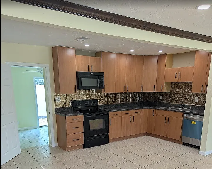 2543 Belvoir Blvd — Photo 3
