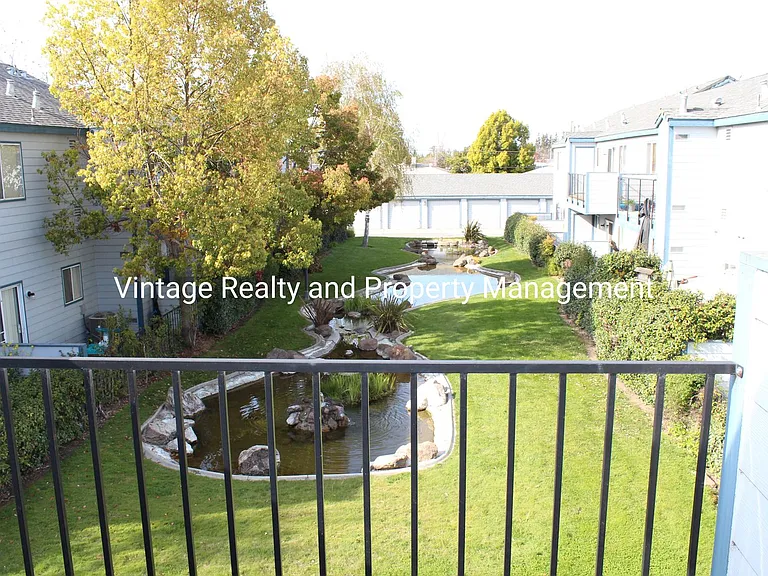 445 Almond Dr #129 — Photo 15