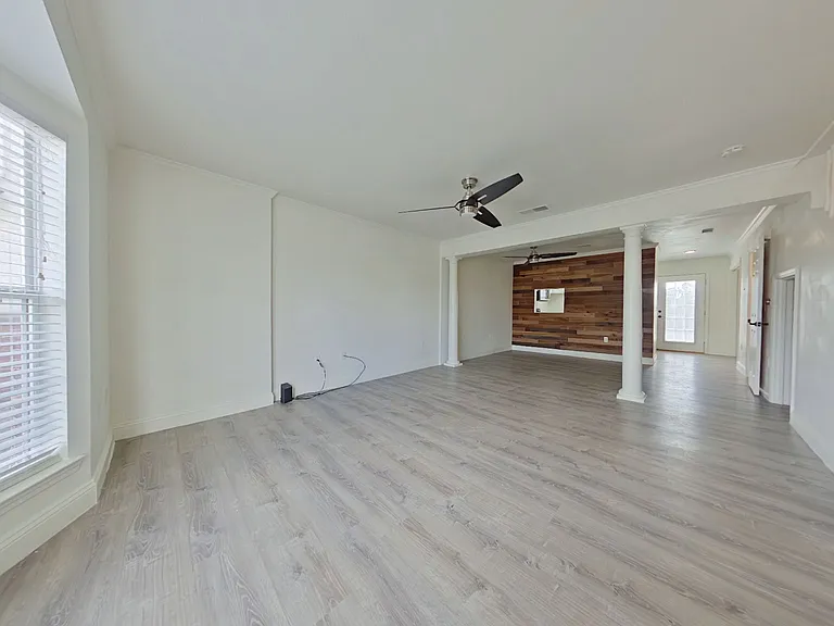 2-web-or-mls-2 Living Room-3_03122026