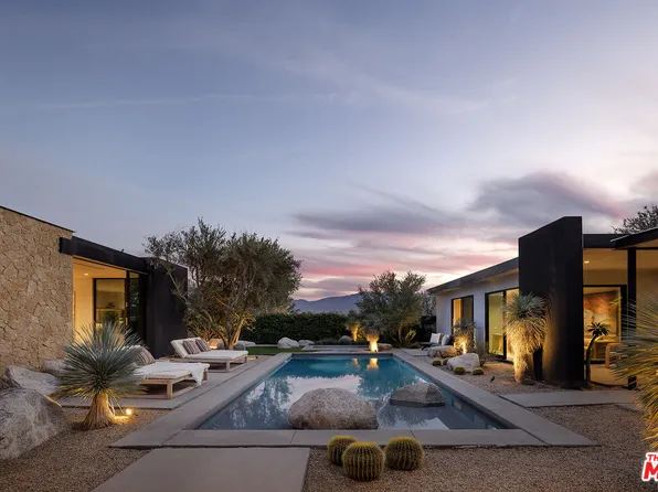 2 Echo Ln, Rancho Mirage, CA 92270