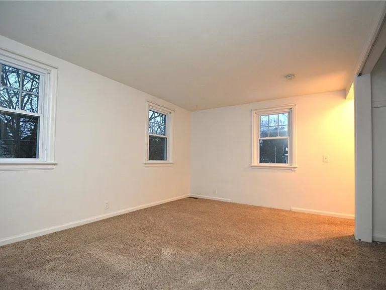 27 Boughton Ave — Photo 15