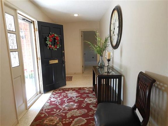 5th image of 7315 Riviera Dr