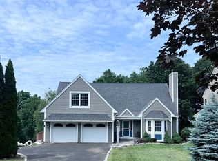 101 Towne Hill Rd, Haverhill, MA 01835