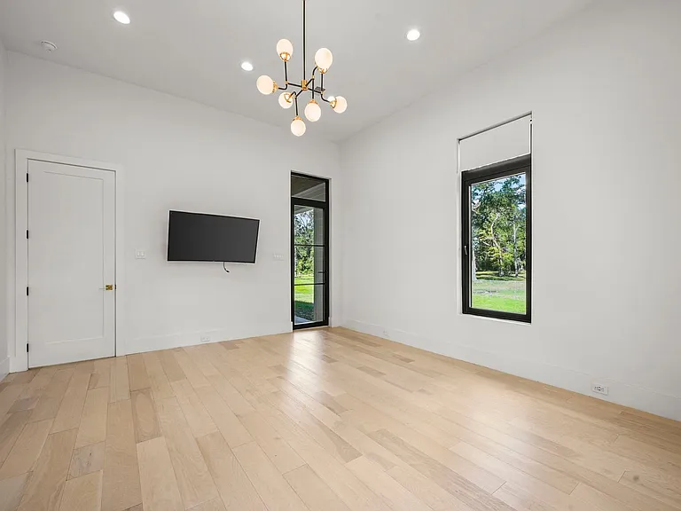 9825 Fawn View Dr — Photo 22