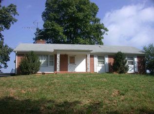 11 Hidden Hollow Ln, Staunton, VA 24401