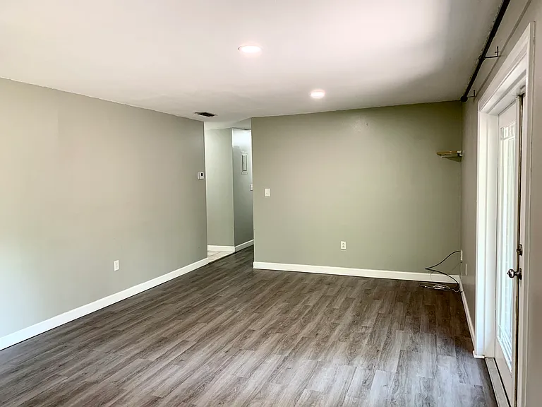 317 Somerset Dr — Photo 24