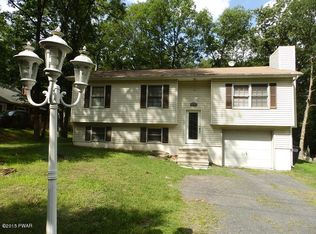 686 Clubhouse Dr, East Stroudsburg, PA