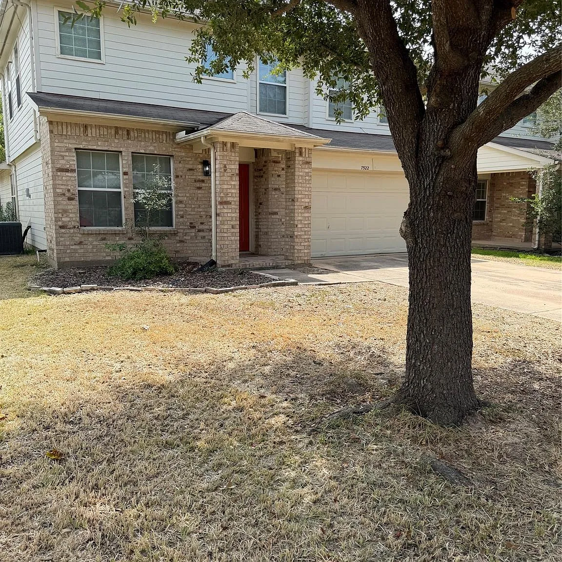 4 bed, 2.5 bath, 2260 sqft, $2,500 — Photo 2