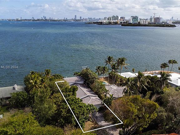 3rd image of 9125 N Bayshore Dr