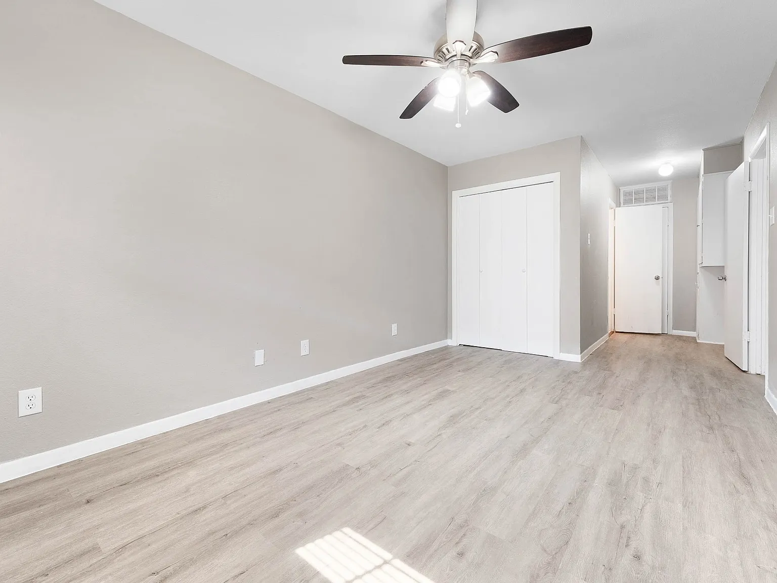 1 bed, 780 sqft, $925 — Photo 3