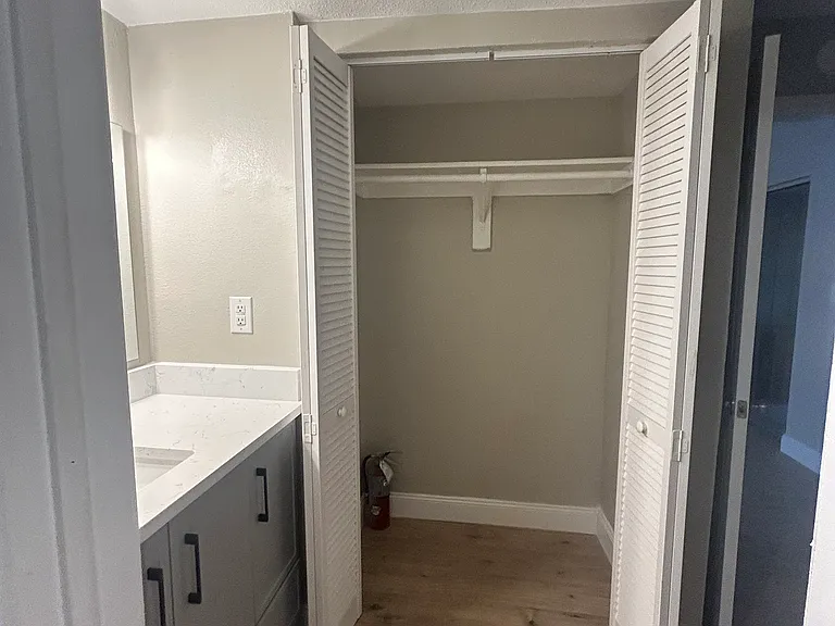 2543 Myrtle Ave #C — Photo 12