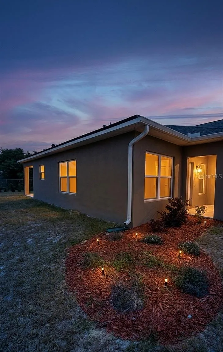 2 bed, 2.0 bath, 1120 sqft, $1,650 — Photo 2