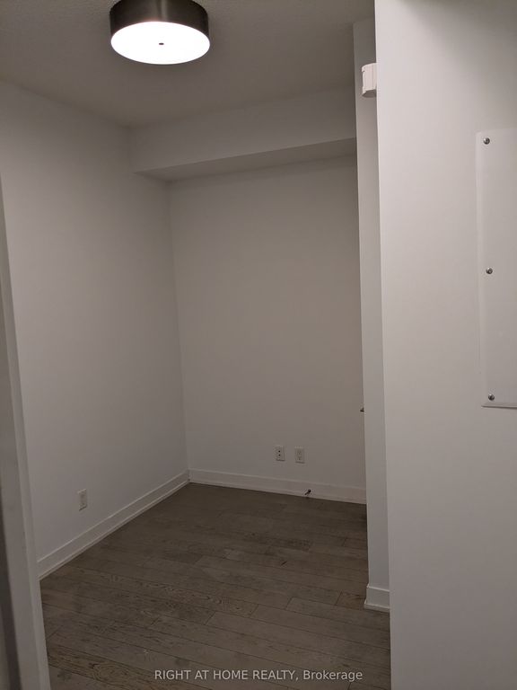455 Front St E #N604, Toronto, ON - More