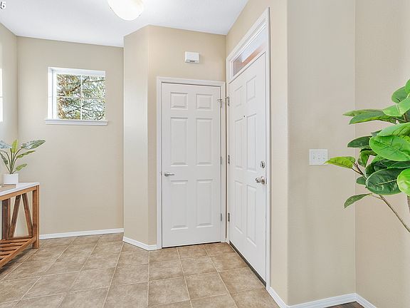 5th image of 1093 SE Bianca St