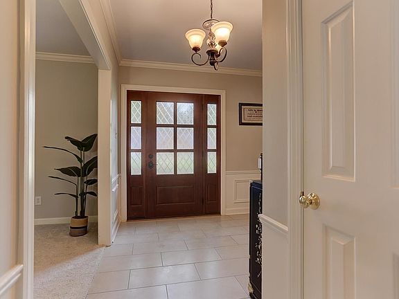 3rd image of 2959 Sandy Creek Dr