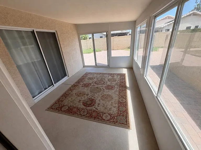 9022 W Hubbell St — Photo 18