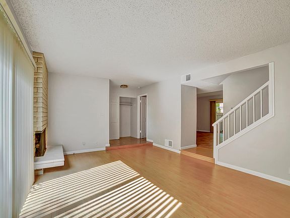 3rd image of 1042 Forest Knoll Dr