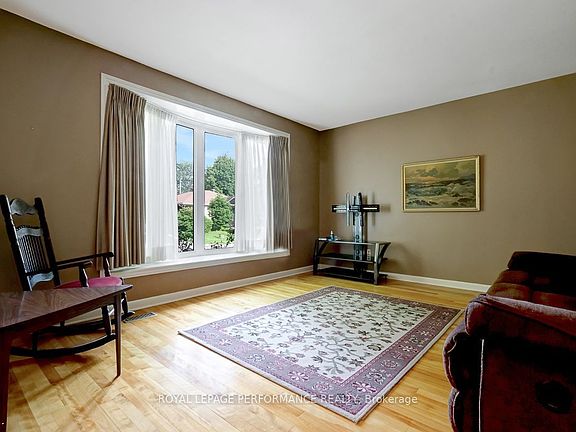 4th image of 2038 Arch St