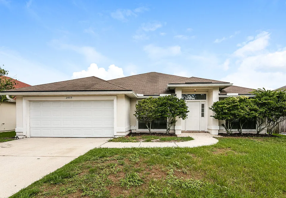 2479 Coachman Lakes Dr