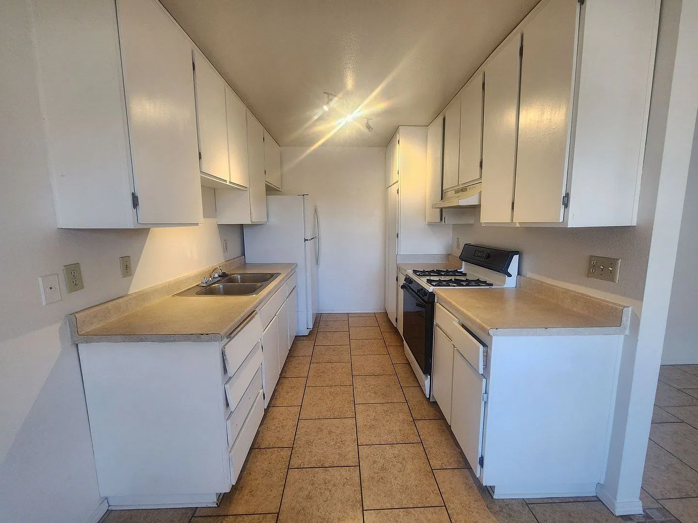 Sun Valley Drive 73555 — Photo 3