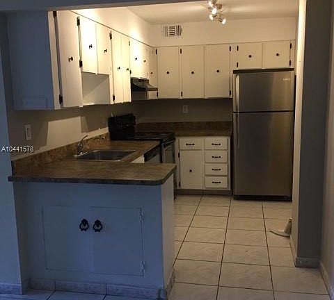3rd image of 16465 NE 22nd Ave APT 103