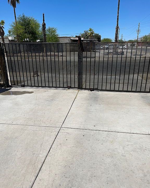 1st image of 1555 N 11th Ave