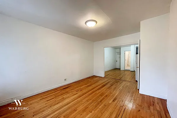 Rented by Warburg | media 4