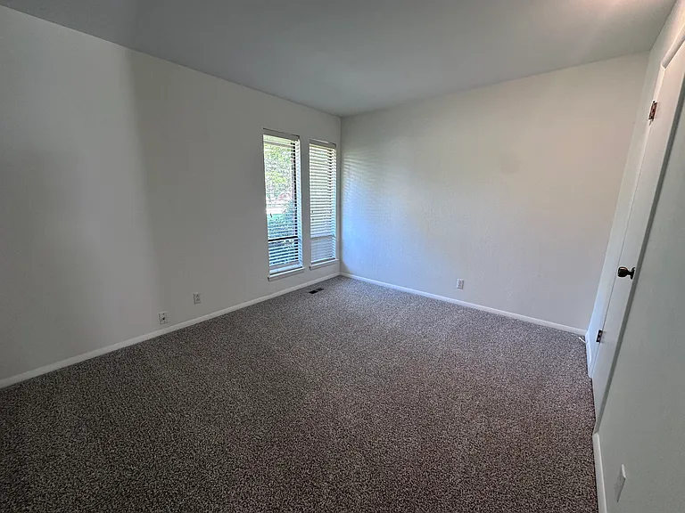 2602 Wagon Trl — Photo 10