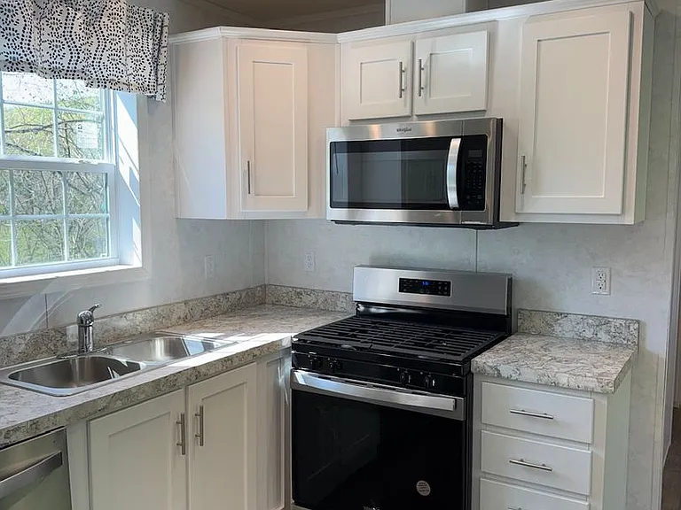 465-1 Royal Manor Rd — Photo 9
