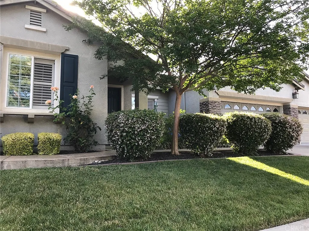 1849 Tanglewood Ln photo 1