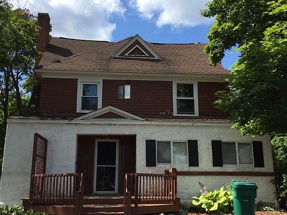 2nd image of 414 Boyne Ave
