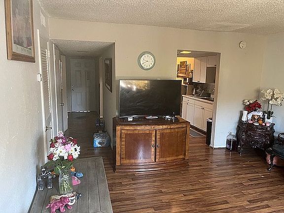 2nd image of 270 Tampa Dr APT P5