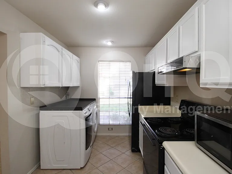 1961 N Hartford St #1049 — Photo 17