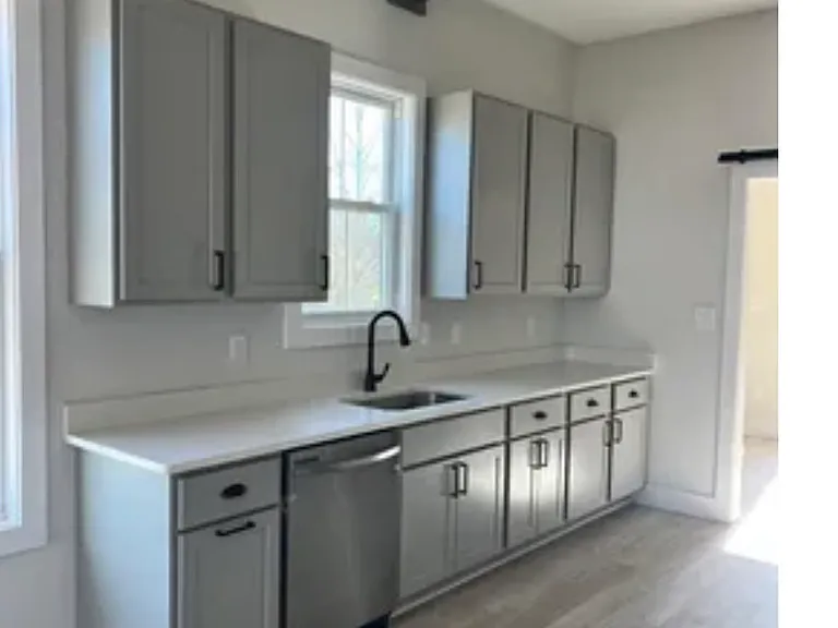 424 Main St — Photo 4