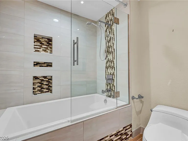 2712 W Oakey Blvd — Photo 30