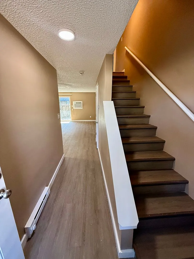 Completely Remodeled! 2 bedroom in North Loveland Near Sculpture Park — Photo 3