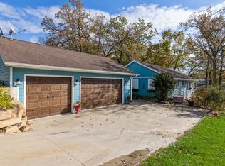 136 Valley Rd, Montezuma, IA 50171