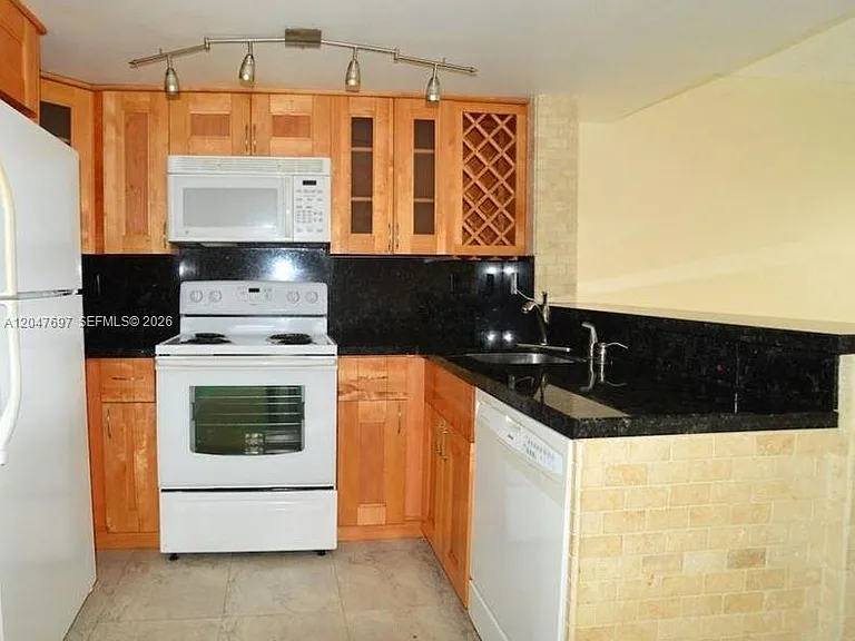 510 NW 86th Pl #104-12 — Photo 2