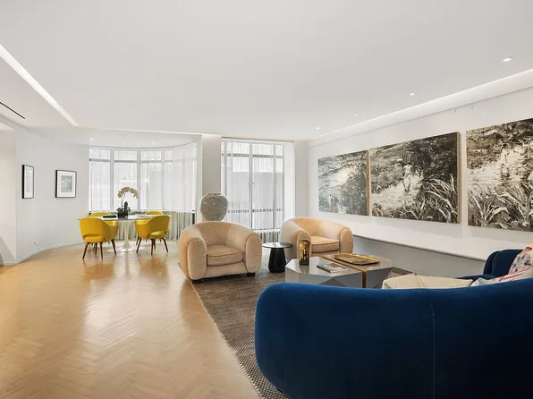 17 W 54th St APT 8B, New York, NY 10019