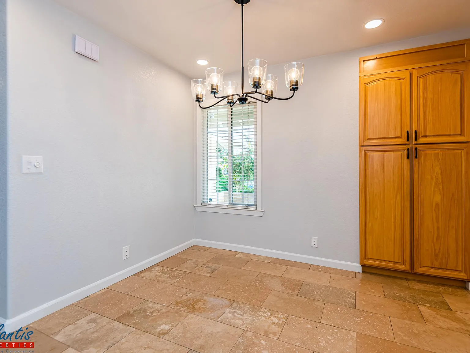 4 bed, 1538 sqft, $4,300 — Photo 4