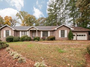 687 Rollingwood Pl, Stone Mountain, GA 30087
