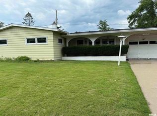 1519 W Garfield St, Davenport, IA 52804