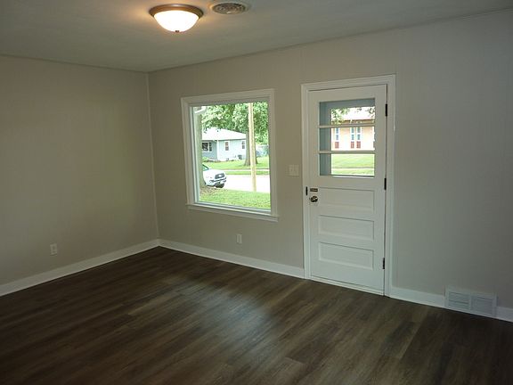 3rd image of 1631 W 38th St