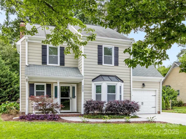 9908 Park Springs Ct, Charlotte, NC 28210