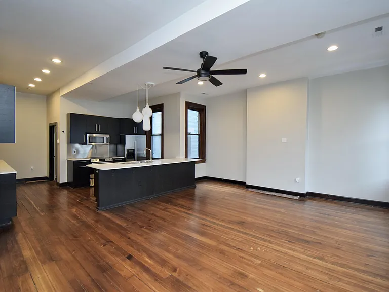 522 E 12th St #1 — Photo 4