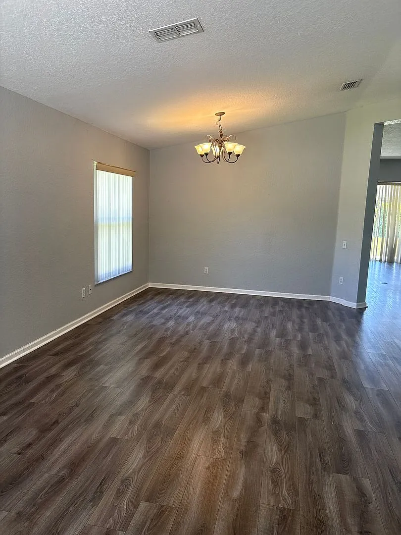 Building Photo - 2253 Meadow Oak Cir