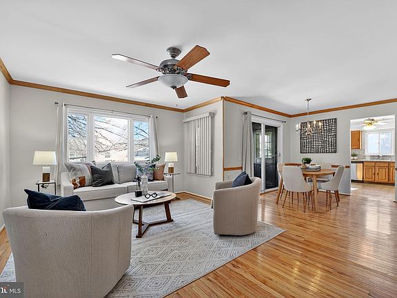 3rd image of 7046 Catalpa Rd